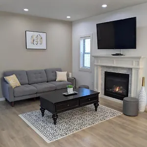 Cheer Full 4 Bed, 4 Bath Pet Friendly, Easy Access , Langford Canada
